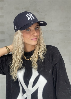 9 Forty M-Crown Side Script New York Yankees cap Navy New Era